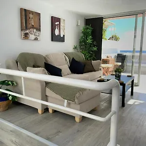 Sea View 2-bedroom Colony Club Apartment